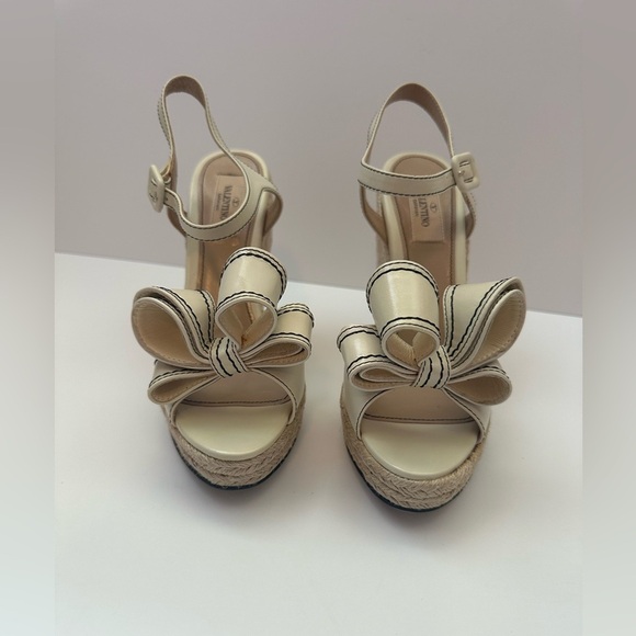 Valentino Leather Bow Wedge - Picture 15 of 15